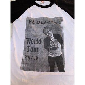Ed Sheeran World Tour 2017-18 Jersey Casual T-Shirt Size Small Crew Neck White